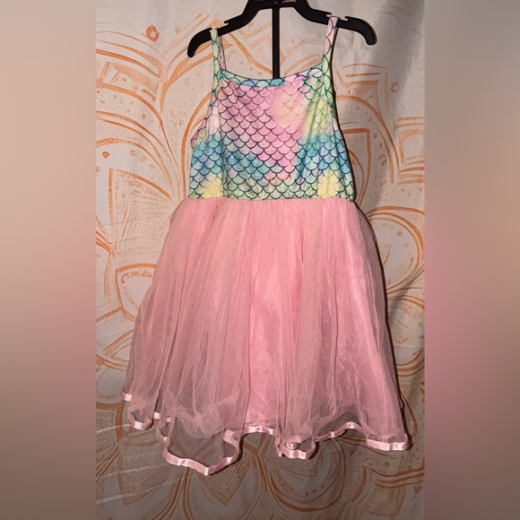 Toddler Girl Bundle: Floral and Starry Tulle Dresses - Picture 10 of 12